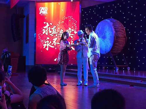 吳啟華、韓國男團Notice出席昆明至愛企業集團巨星見面演唱會