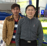 經(jīng)濟學(xué)家蔡為民與經(jīng)紀人李志照片合影