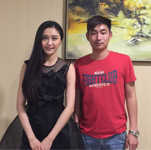 陳冰與經(jīng)紀人李志合影